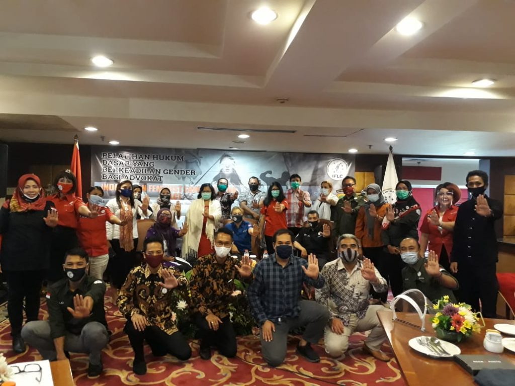 foto bersama aksi stop kekerasan berbasis gender